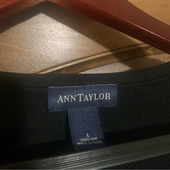 Beautiful Ann Taylor sweater set - Picture 3 of 3